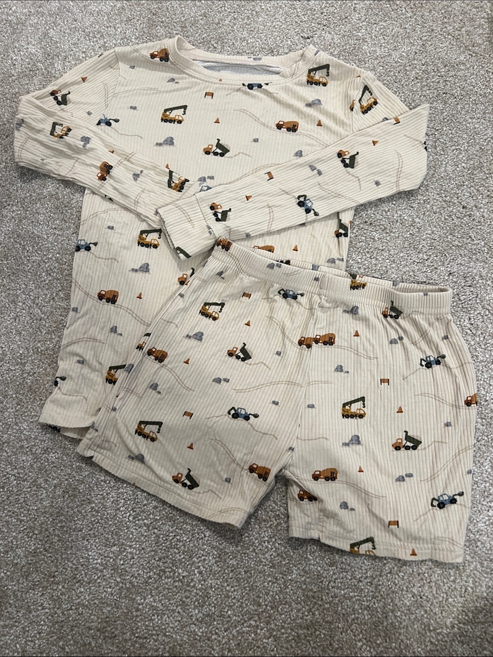 Kids Cream Construction-Print Long Sleeve Top & Shorts Pajama Set